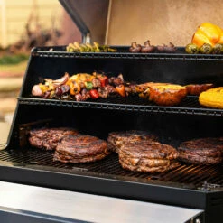 Masterbuilt® Gravity Series™ 1050 Digital Charcoal BBQ + Smoker -BEAUVIEWBBQ Sales MB20041320 09 25812.1705377296